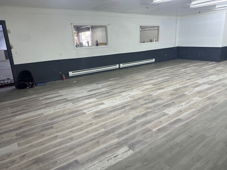 85 Wagaraw Rd, Hawthorne, NJ for lease - Interior Photo - Image 3 of 11