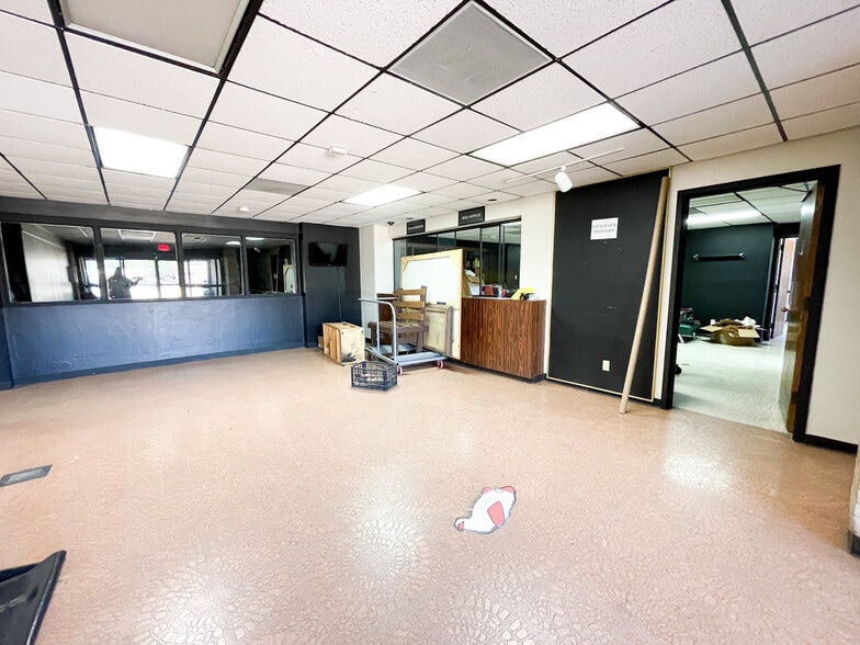 3101 35th St, Lubbock, TX for sale - Building Photo - Image 3 of 19