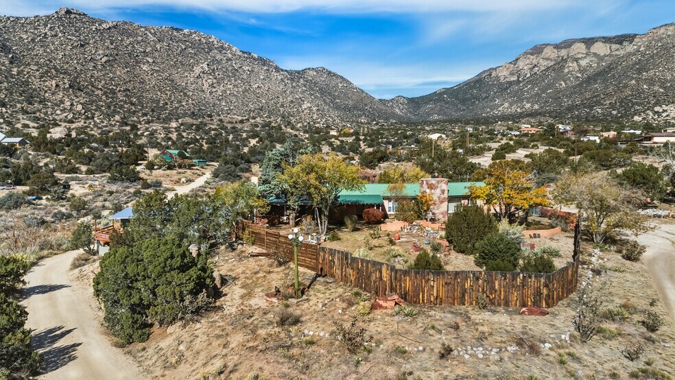 24 Matisse Rd NE, Albuquerque, NM à vendre - Photo du bâtiment - Image 3 de 135