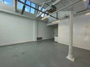 Bureau dans Lyon à louer Photo intérieure- Image 2 de 3