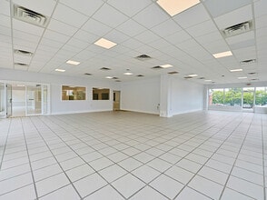 1389 Richmond Rd, Charlottesville, VA for lease Interior Photo- Image 1 of 4