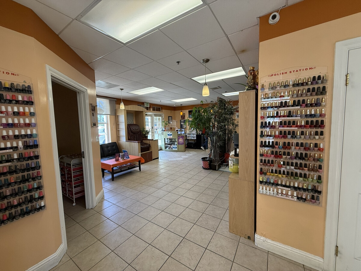9030 Windsor Rd, Windsor, CA 95492 - Unité 9030 - - Photo intérieure - Image 2 of 12