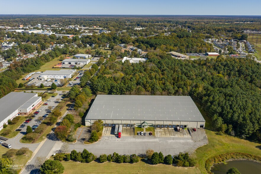 1005 Obici Industrial Blvd, Suffolk, VA à louer - Photo du bâtiment - Image 2 de 7