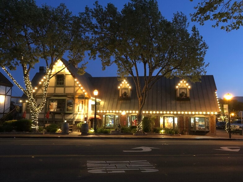 1672 Mission Dr, Solvang, CA à vendre - Photo du bâtiment - Image 2 de 9