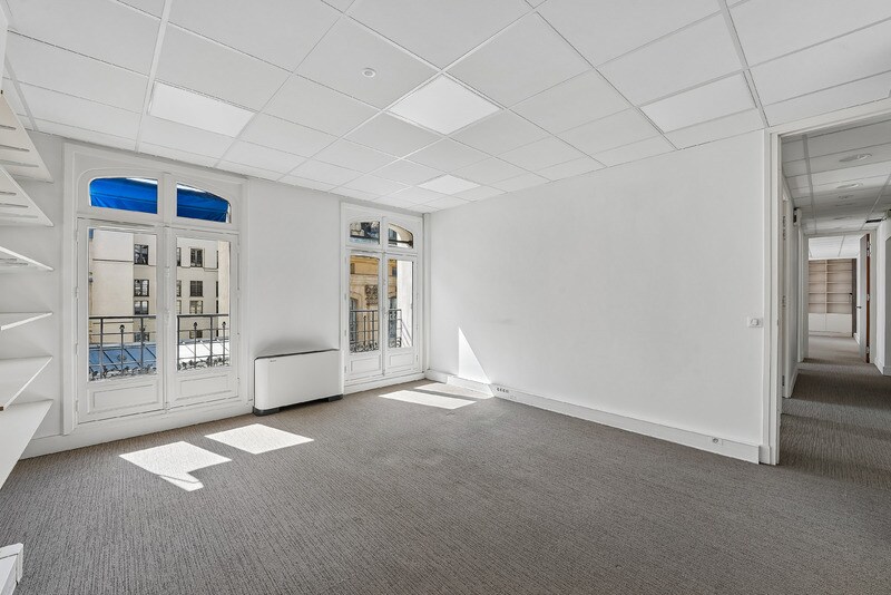 2 Rue De La Paix, Paris à louer - Photo du bâtiment - Image 2 de 21