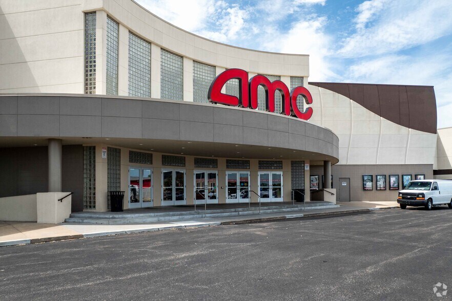 3151 N Penstemon Cir, Wichita, KS à vendre - Photo du bâtiment - Image 3 de 4