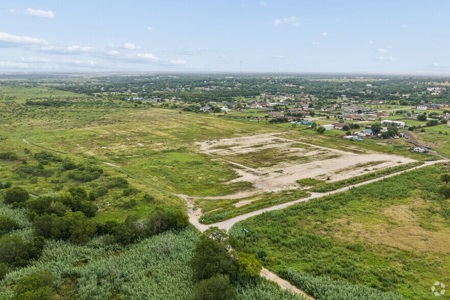 16118 FM 812 Rd, Del Valle, TX à vendre - Photo du bâtiment - Image 3 de 11