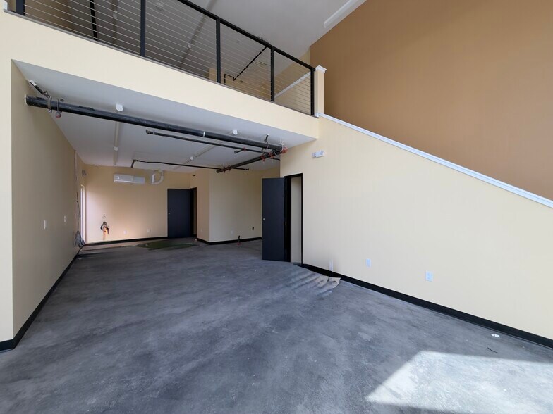 4961 Imperial ave, San Diego, CA for lease - Interior Photo - Image 3 of 11
