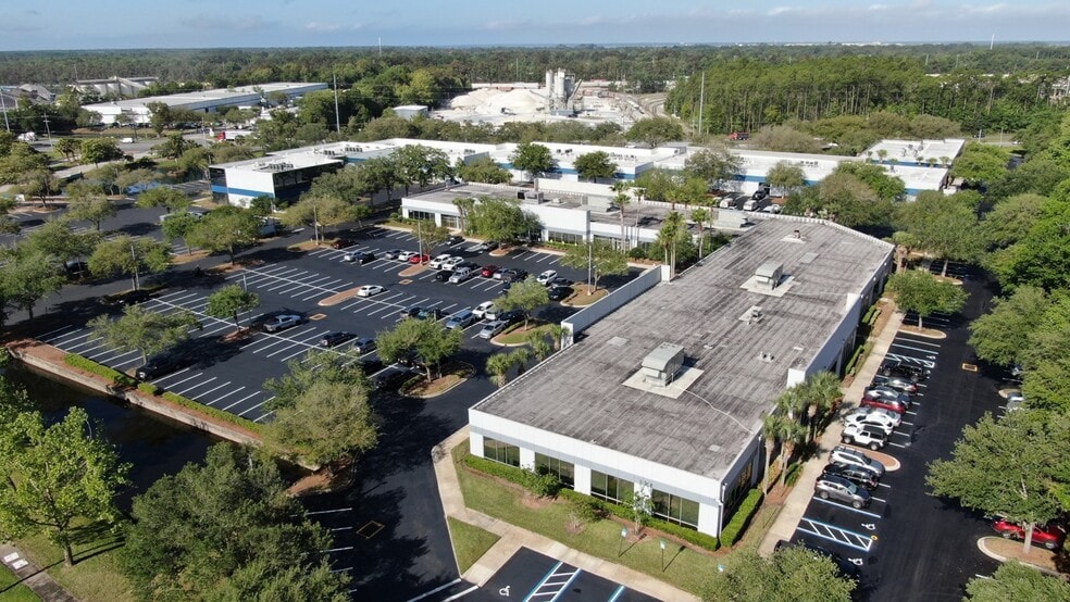 8311 Cypress Plaza Dr, Jacksonville, FL à vendre - Photo du bâtiment - Image 3 de 11