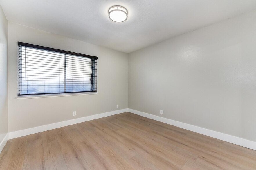 5364 Garfield Ave, Sacramento, CA à vendre - Photo intérieure - Image 2 de 47