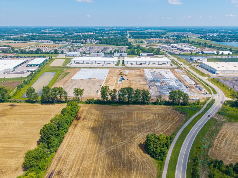 7046 Green Meadows Dr, Lewis Center, OH for lease - Building Photo - Image 1 of 10