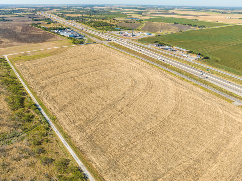 I-35 W / HCR 3115, Abbott, TX à vendre - Photo principale - Image 1 de 7