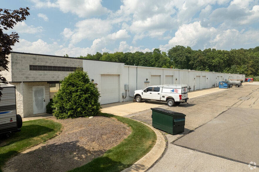 9337 Ravenna Rd, Twinsburg, OH for sale - Building Photo - Image 2 of 4