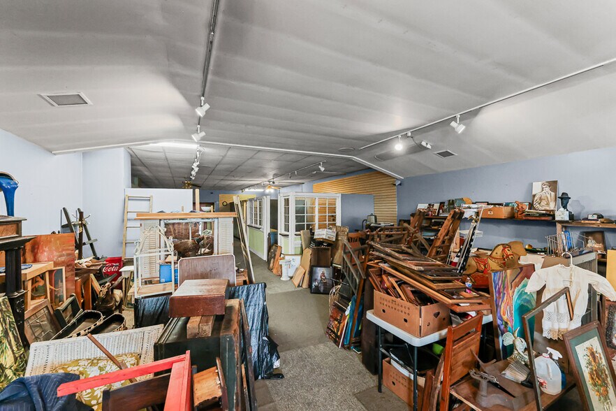 361 E Main St, Alliance, OH à vendre - Photo du bâtiment - Image 3 de 44