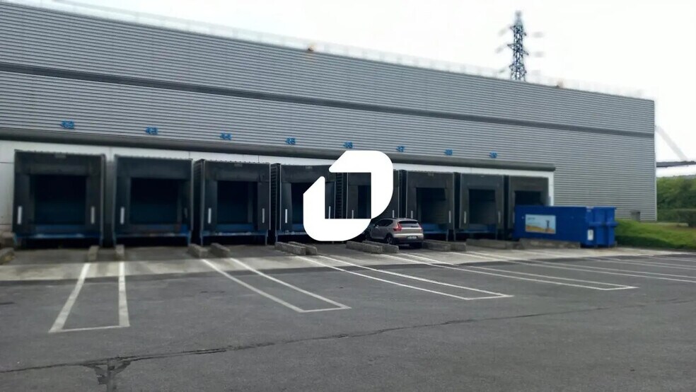 Office in Moissy-Cramayel for lease - Building Photo - Image 1 of 7