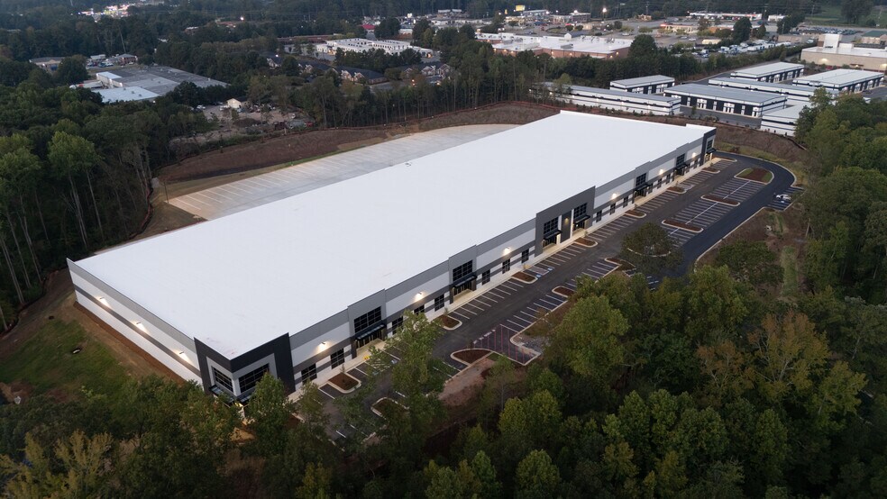 5720 Trade Dr, Alpharetta, GA à louer - Photo du bâtiment - Image 2 de 19
