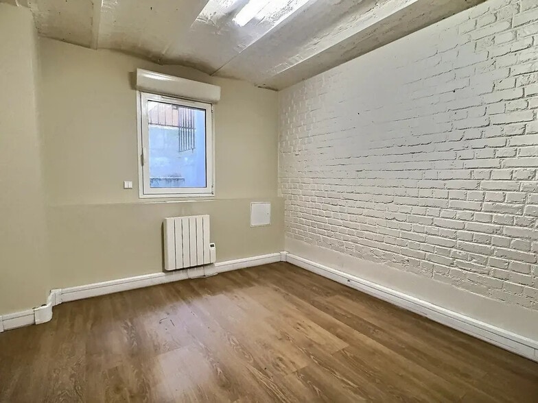 Bureau dans Paris à louer - Photo du bâtiment - Image 3 de 8