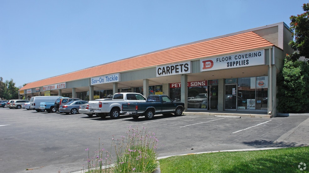 9911-9931 Orr, Santa Fe Springs, CA for lease - Building Photo - Image 3 of 4