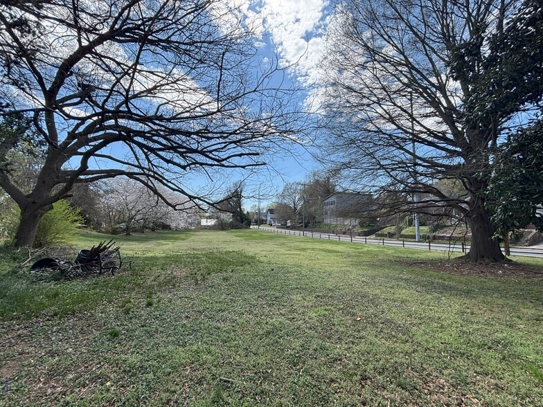 601 S Broad St, Winston-Salem, NC for sale - Building Photo - Image 3 of 11