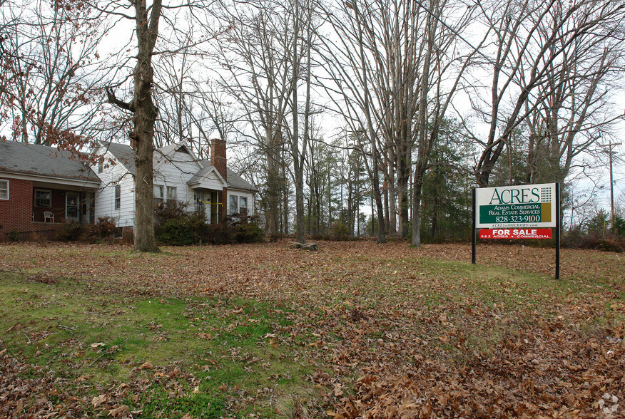 1879 Startown Rd, Hickory, NC for sale - Primary Photo - Image 1 of 4