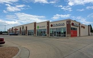 Plus de détails pour 2570 S Broadway, Wichita, KS - Bureau/Commerce de détail à louer