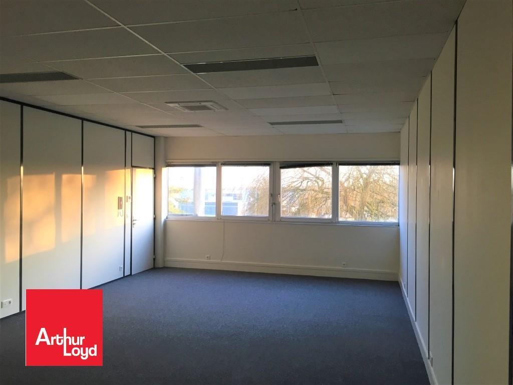 Office in Chartres for lease Interior Photo- Image 1 of 3