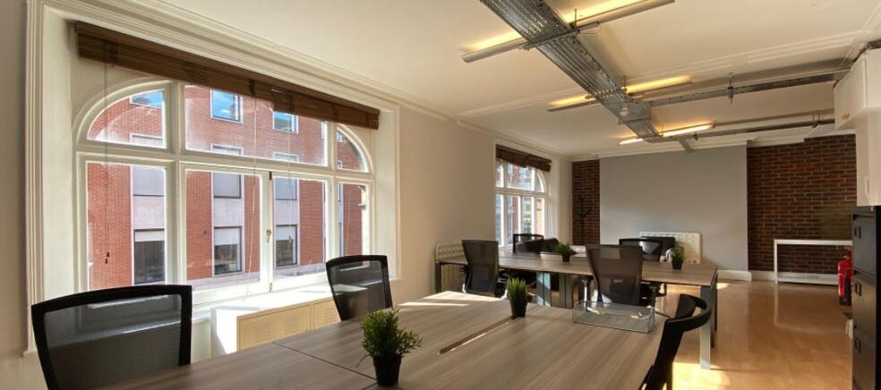 34-35 Eastcastle St, London for lease - Interior Photo - Image 3 of 5