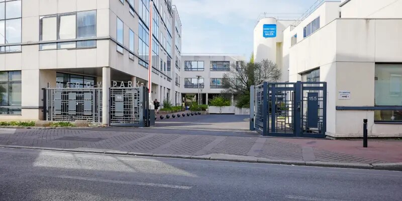 Bureau dans Saint-Ouen à louer - Photo du bâtiment - Image 2 de 3