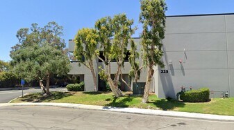 225 Parkside Dr, San Fernando CA - Entrepôt