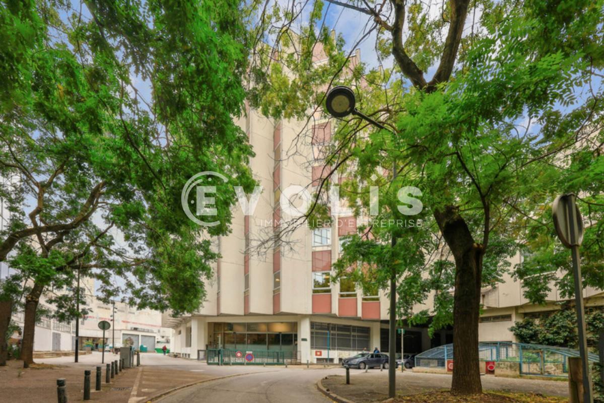 Office in Noisy Le Grand for lease Building Photo- Image 1 of 12