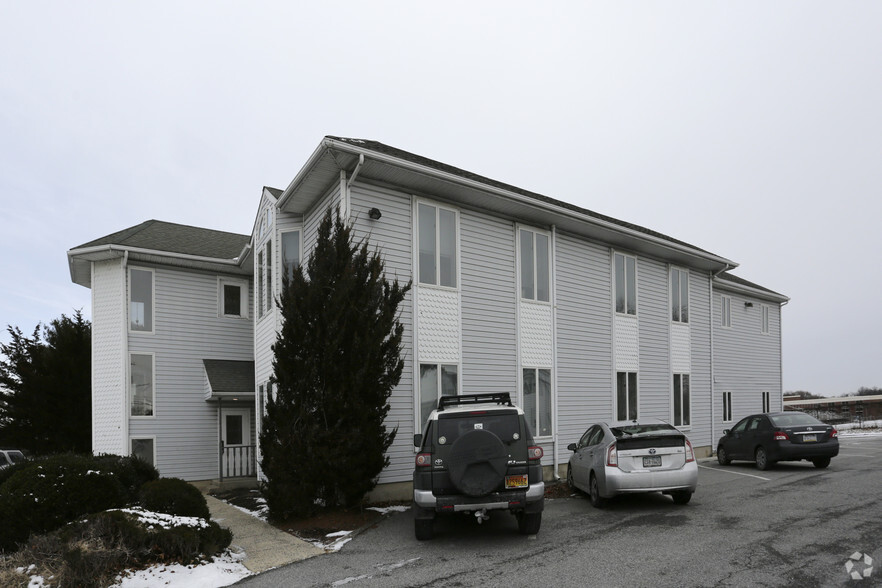 2211 Chichester Ave, Boothwyn, PA à vendre - Photo principale - Image 1 de 1