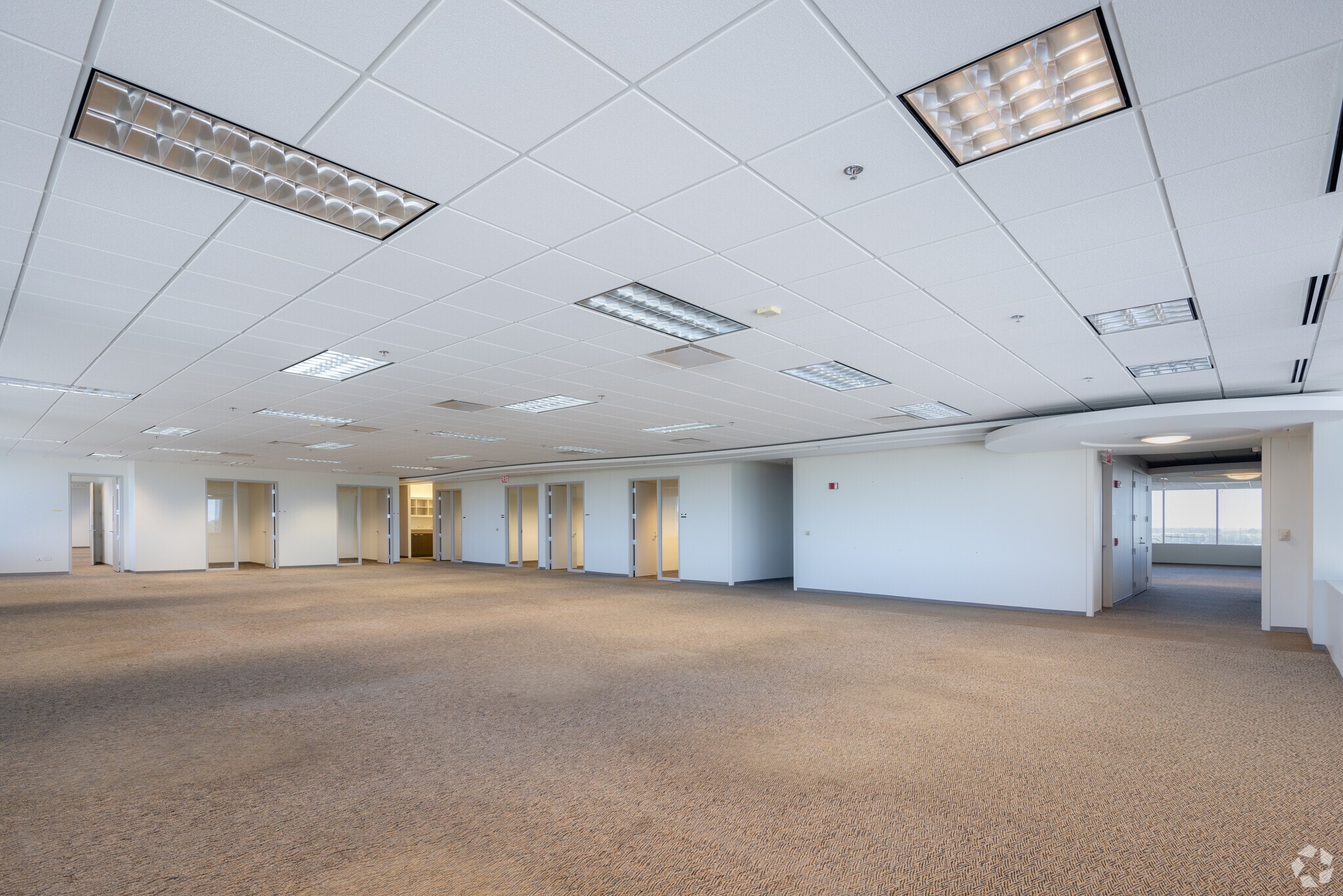 4 Overlook Pt, Lincolnshire, IL for lease Interior Photo- Image 1 of 1