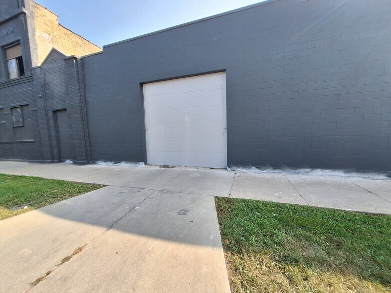 4401-4415 W Cermak Rd, Chicago, IL à louer - Photo du bâtiment - Image 2 de 7
