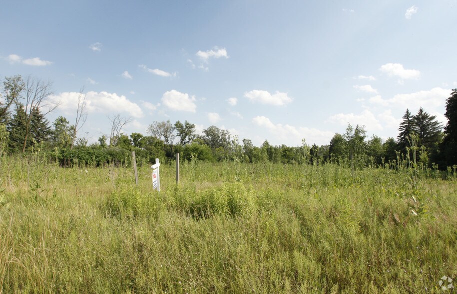 47351 Michigan Ave, Canton, MI à louer - Photo du bâtiment - Image 2 de 6