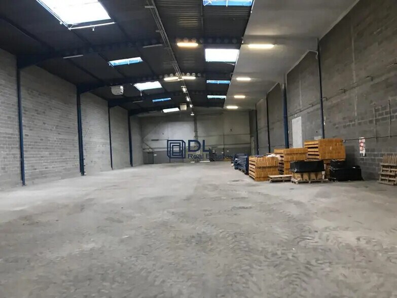 Industrial in Wissous for lease - Interior Photo - Image 2 of 4