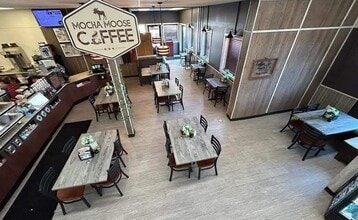 620 Dutch Lake Dr, Howard Lake, MN for lease Interior Photo- Image 2 of 16