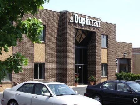 850-860 Remington Rd, Schaumburg, IL à vendre - Photo du bâtiment - Image 2 de 3