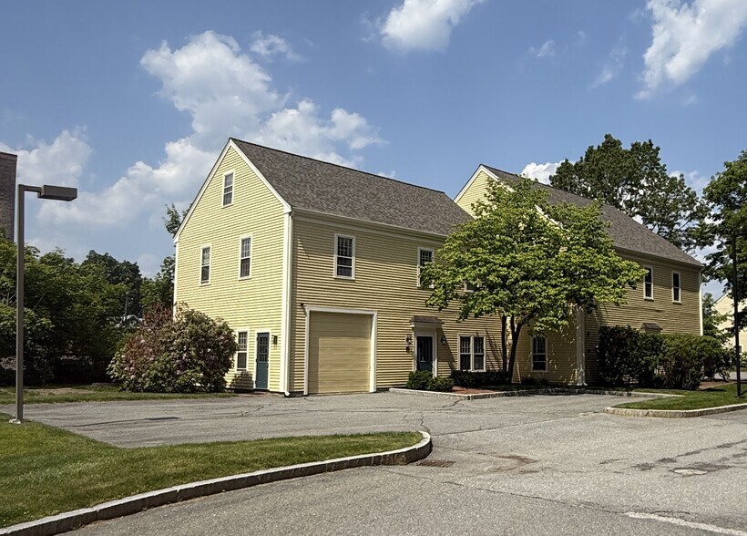 54 Junction Square Dr, Concord, MA à vendre - Photo du bâtiment - Image 3 de 12