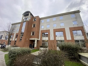 Office in Chevilly-Larue for lease Building Photo- Image 1 of 9