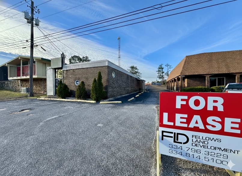 2571 Montgomery Hwy, Dothan, AL à louer - Photo du bâtiment - Image 2 de 10