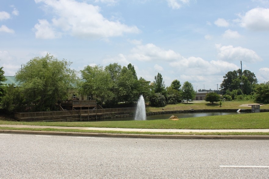 2328 S College St, Auburn, AL à vendre - Photo du bâtiment - Image 3 de 31