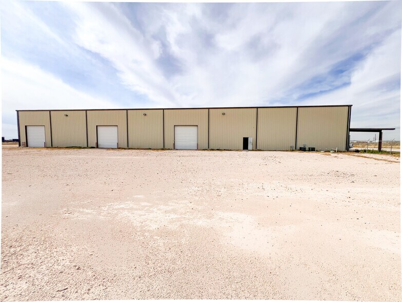 9003 W County Road 130, Midland, TX à louer - Photo du bâtiment - Image 2 de 21