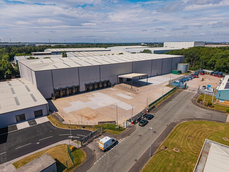 1 Duchy Rd, Crewe à louer - Photo du bâtiment - Image 2 de 11