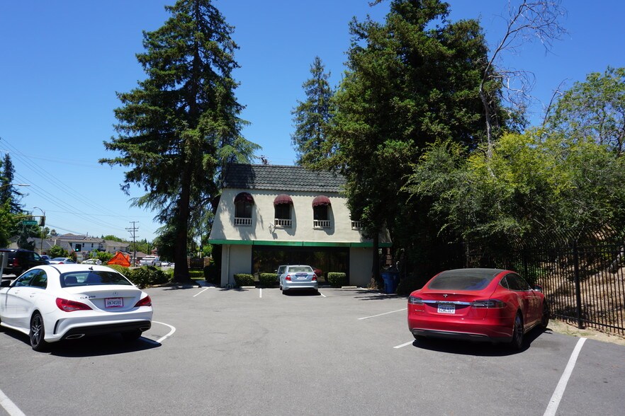 2787 Moorpark Ave, San Jose, CA à vendre - Photo du bâtiment - Image 3 de 14