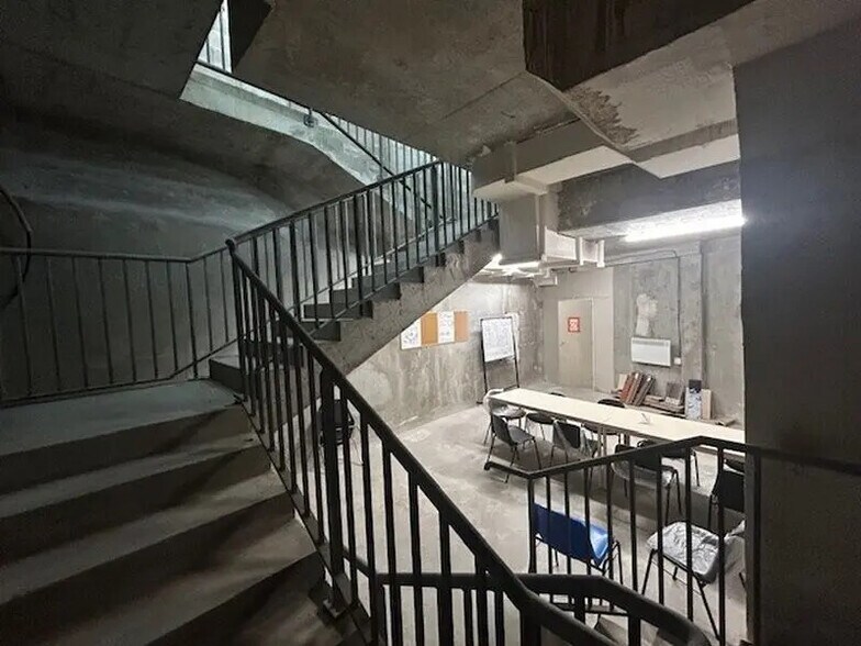 17 Avenue Pierre Ier De Serbie, Paris à louer - Photo du bâtiment - Image 3 de 7