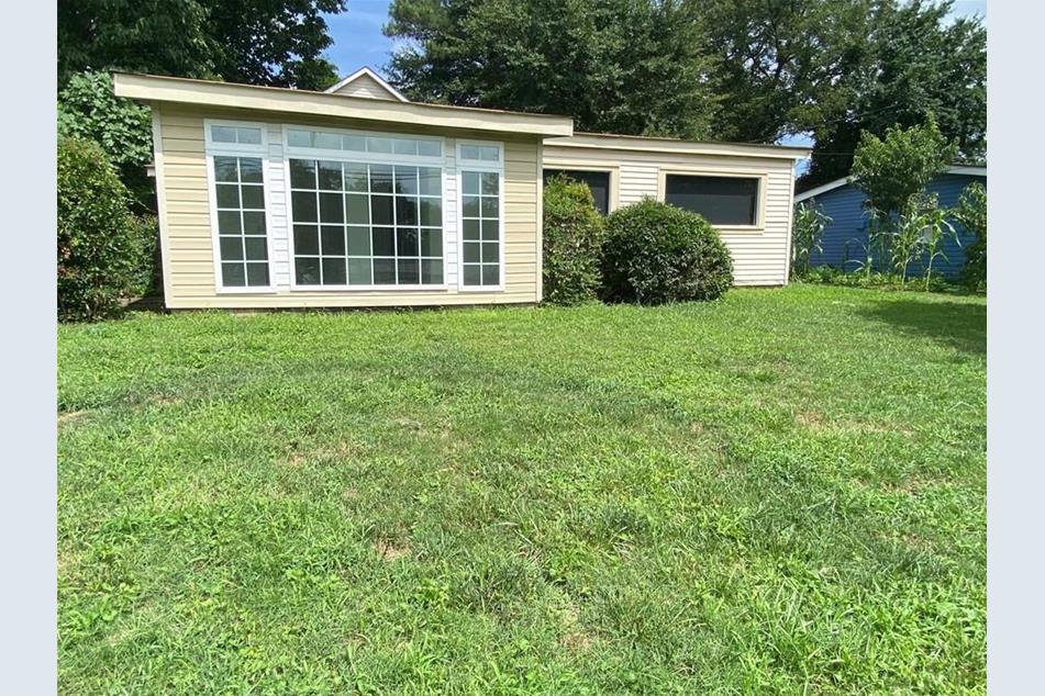 2 Multipurpose Buildings For Church or.. portefeuille de 3 propriétés à vendre sur LoopNet.ca Photo du bâtiment- Image 1 de 33