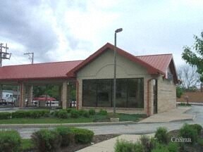 100 W Irving Park Rd, Wood Dale, IL à louer - Photo du bâtiment - Image 2 de 5