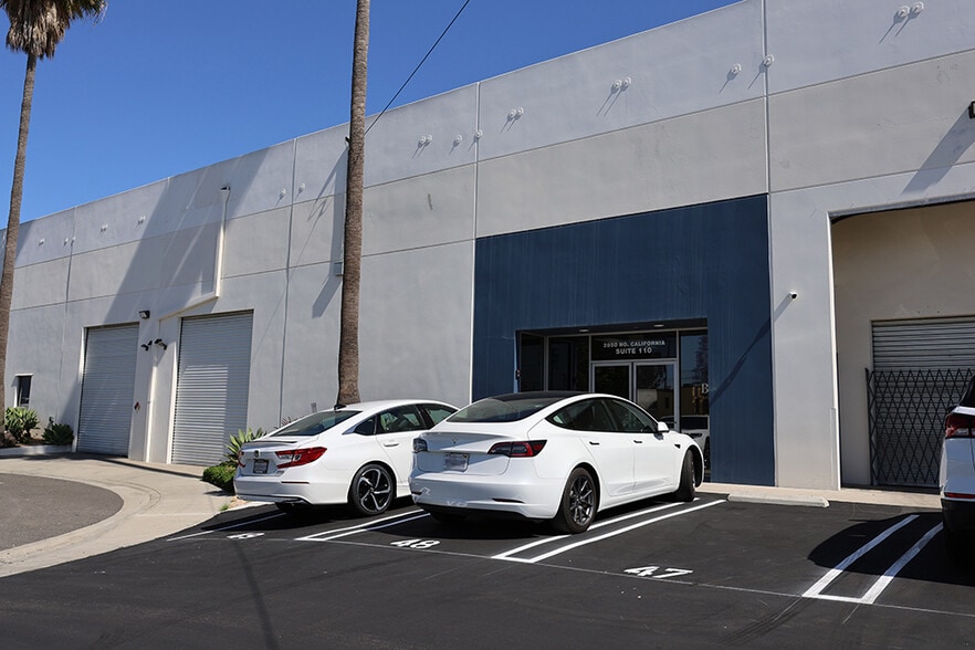 2850 N California St, Burbank, CA for lease - Building Photo - Image 1 of 12