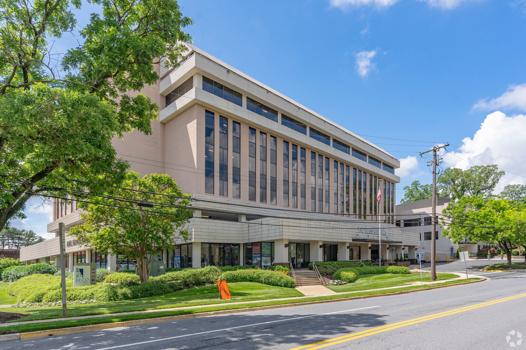 5410 Edson Ln, North Bethesda, MD à louer Photo du bâtiment- Image 1 de 21