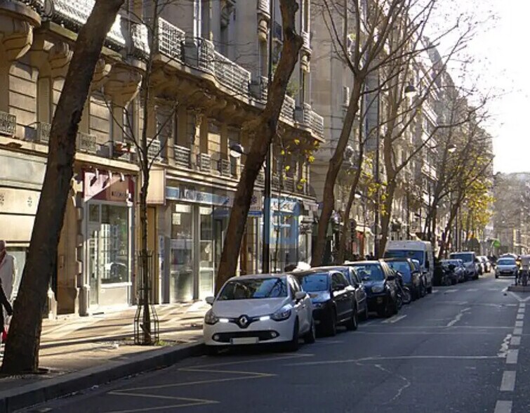 Commerce de détail dans Paris à louer - Photo du bâtiment - Image 2 de 3